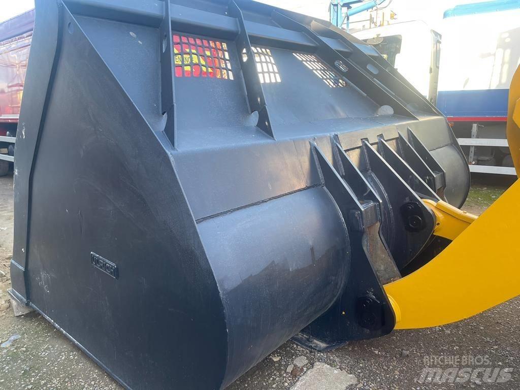 Komatsu WA 470 Wheel Loaders