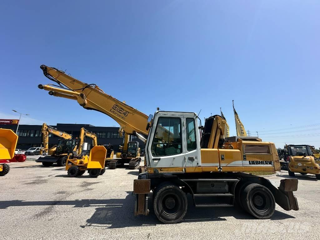 Liebherr A 924 Waste / Industry Handlers