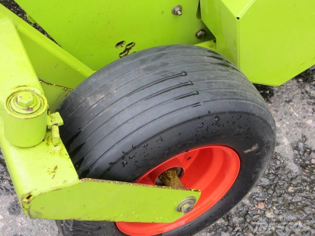 CLAAS 250 RC Round Balers