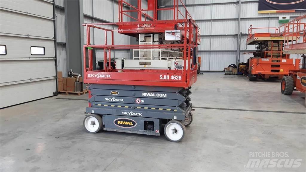 SkyJack SJIII4626 Scissor Lifts