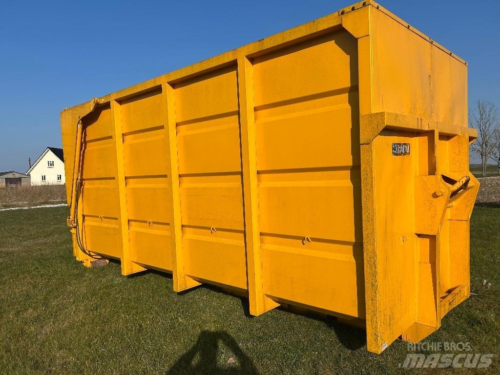 Stronga Container Hooklifts