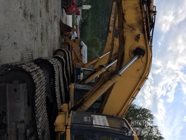 Komatsu 450 Crawler Excavators