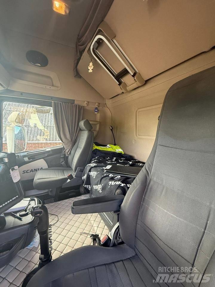 Scania R 620 Conventional Trucks / Tractor Trucks