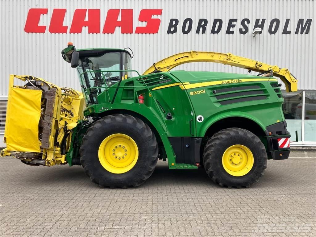 John Deere 8300i Forage Harvester