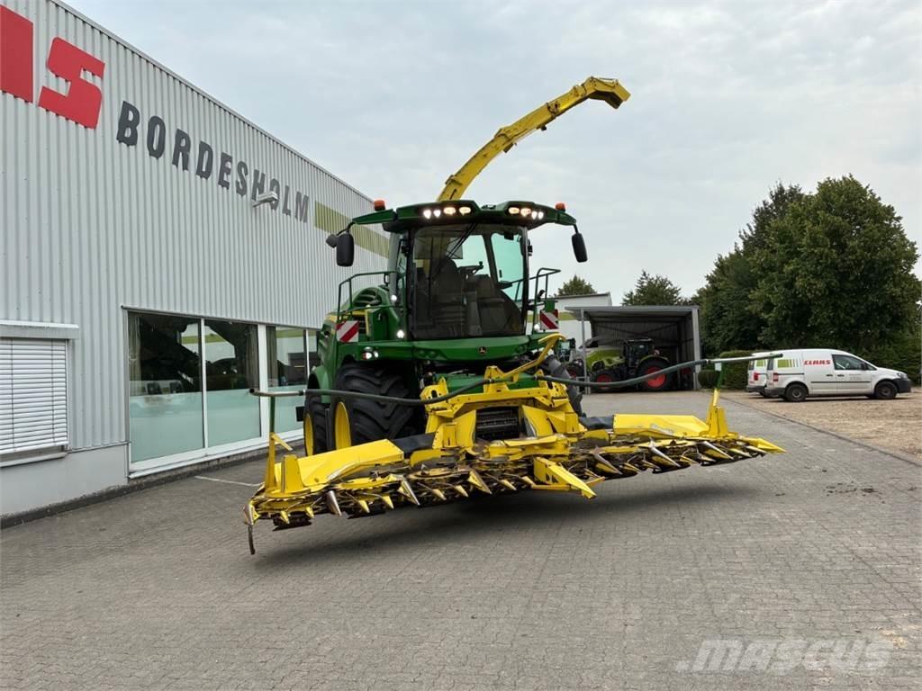 John Deere 8300i Forage Harvester