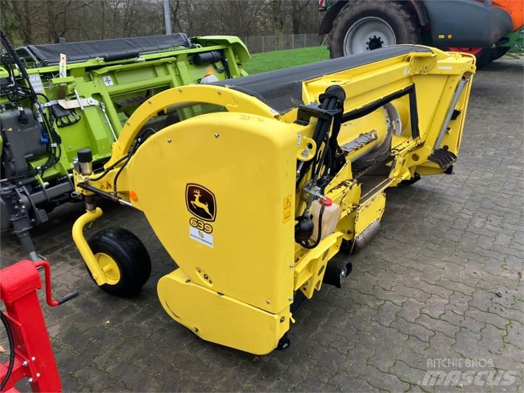 John Deere 8300i Forage Harvester