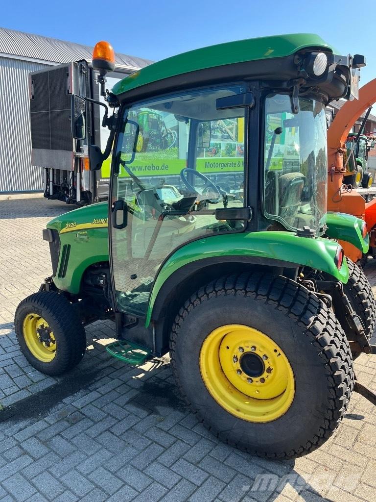 John Deere 3320 Compact tractors