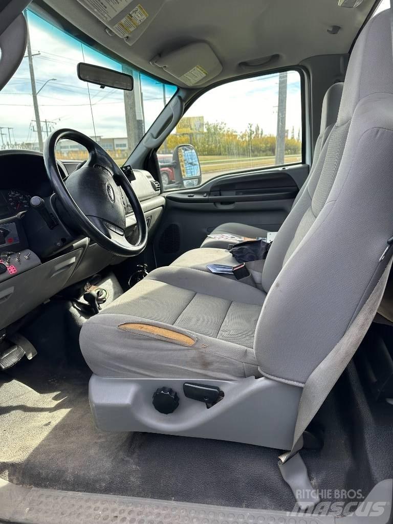 Ford F 550 XLT Flatbed Trucks