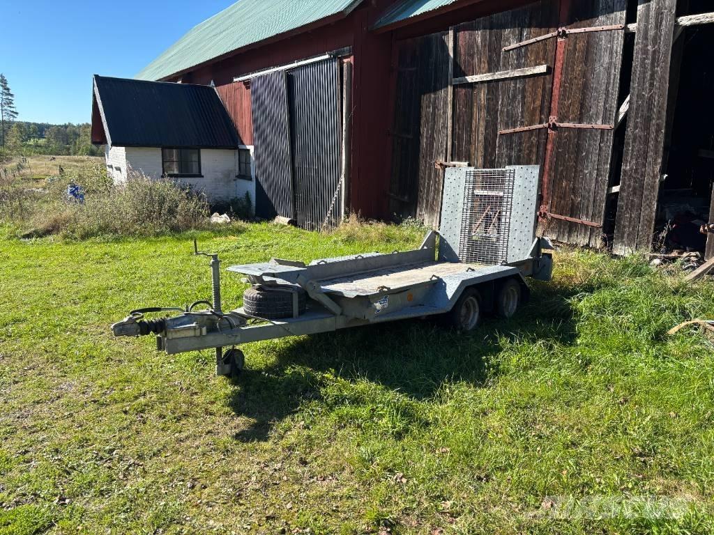 Ifor Williams 2 HB Lowboy trailer