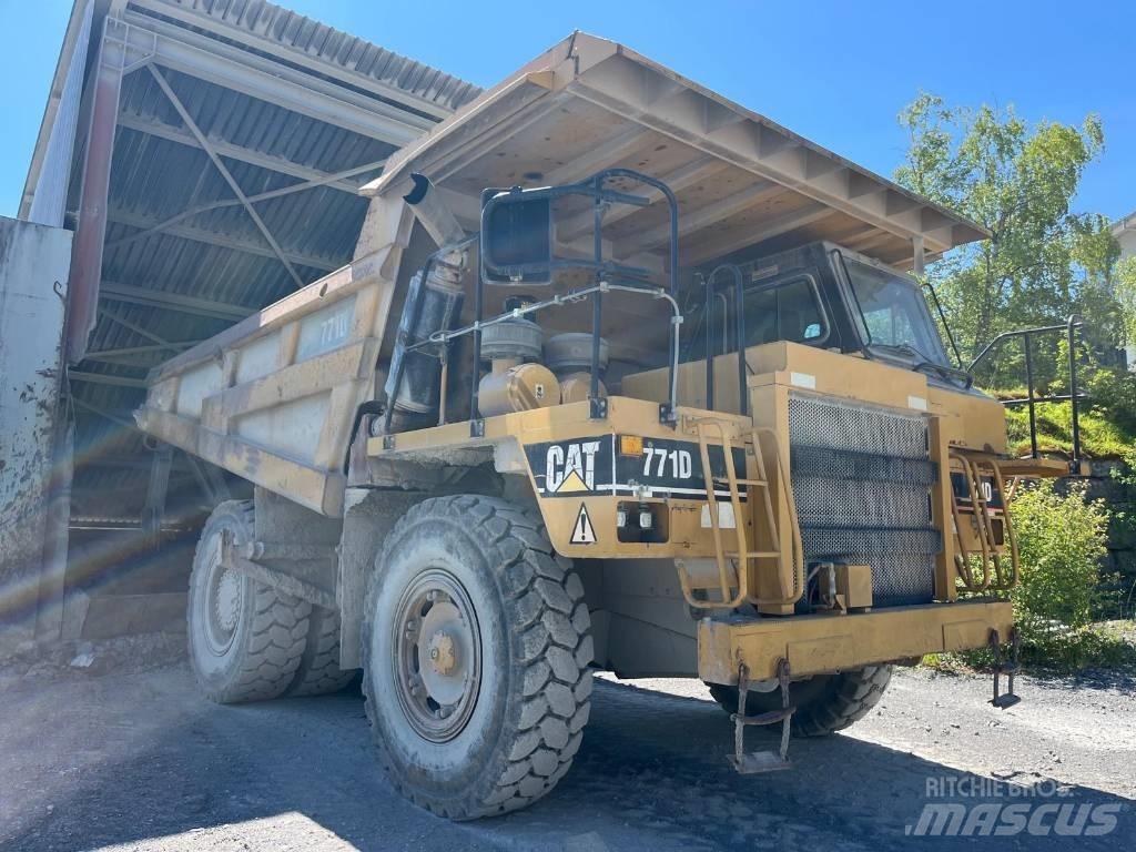 CAT 771D Rigid dump trucks