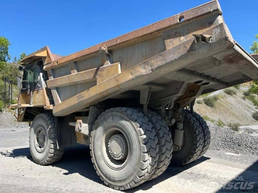 CAT 771D Rigid dump trucks