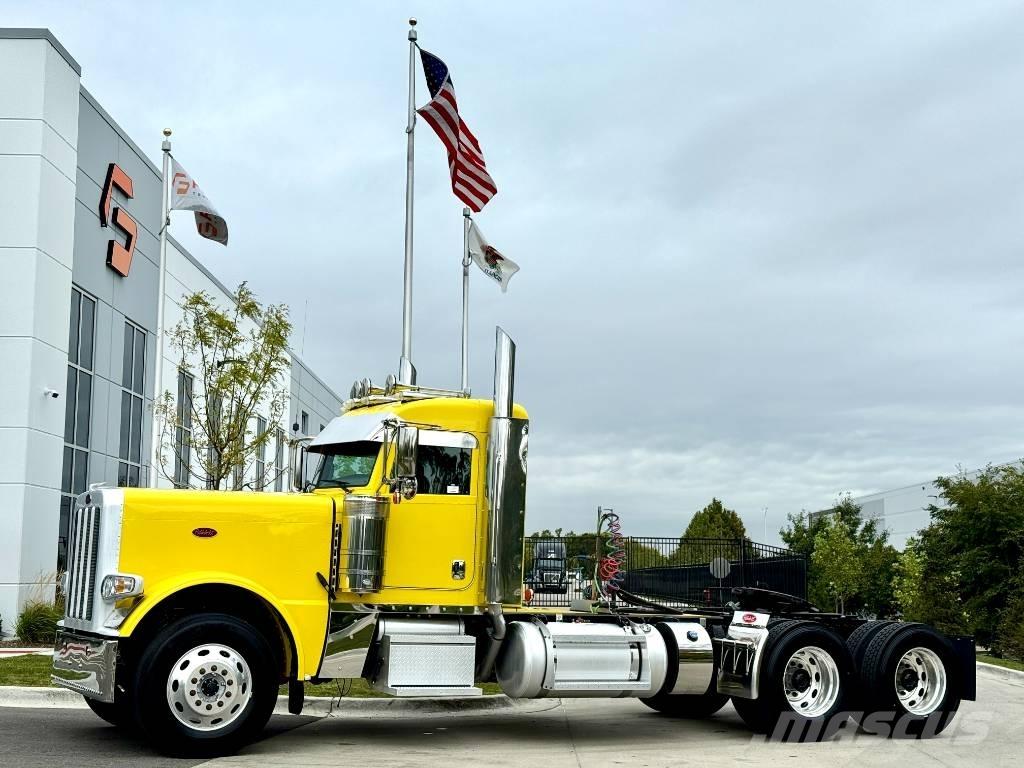 Peterbilt 389 Conventional Trucks / Tractor Trucks