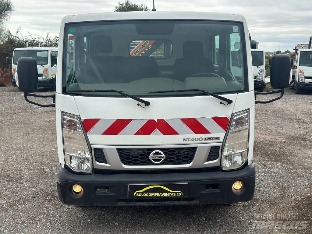 Nissan NT 400 Pickup Trucks