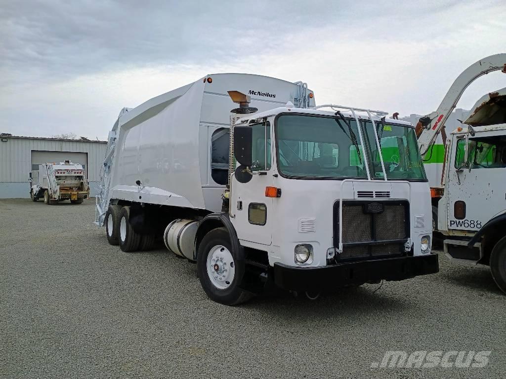 Autocar XPEDITOR Garbage Trucks / Recycling Trucks