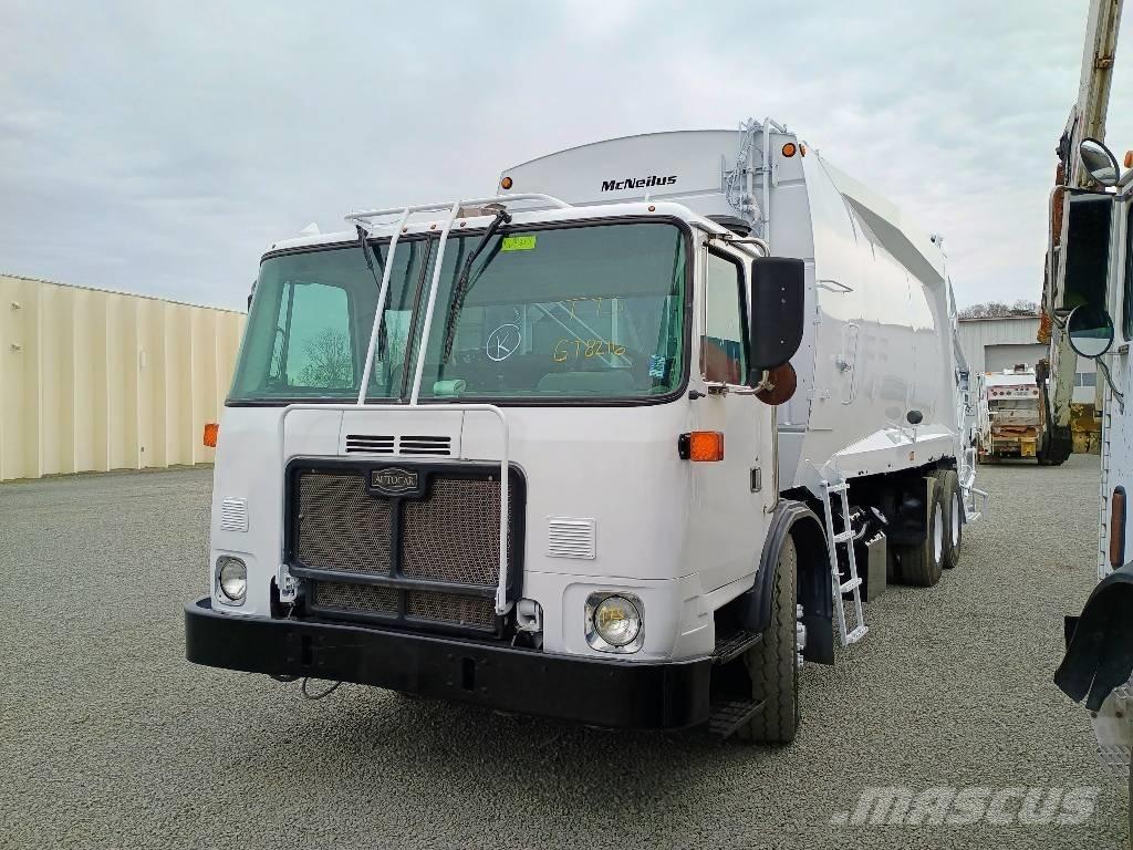 Autocar XPEDITOR Garbage Trucks / Recycling Trucks
