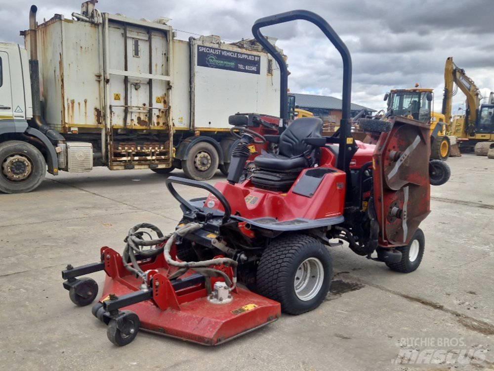 Toro R3240T Zero turn mowers