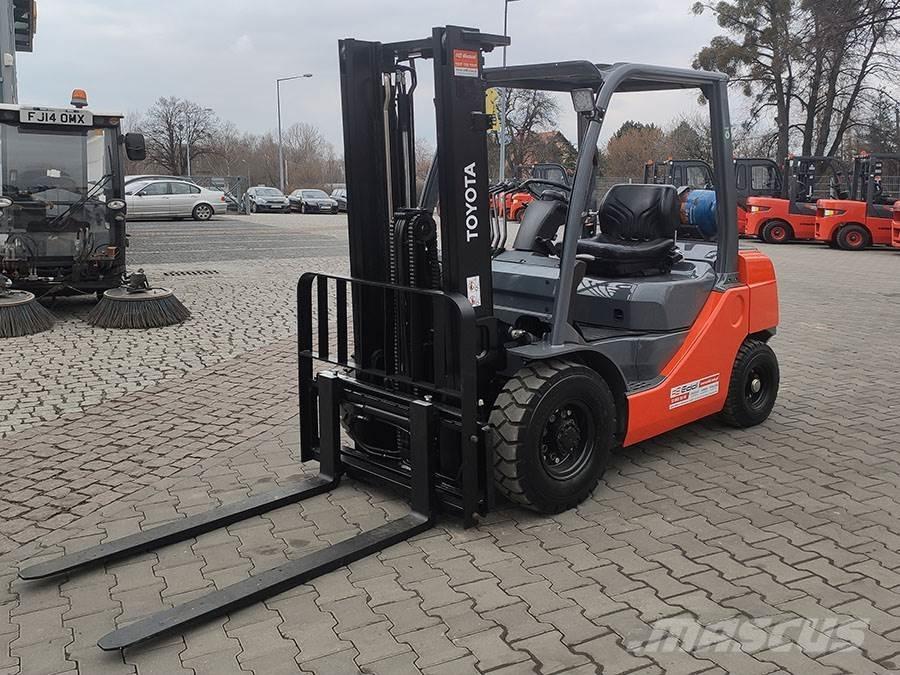 Toyota 02-8FGF20 LPG trucks