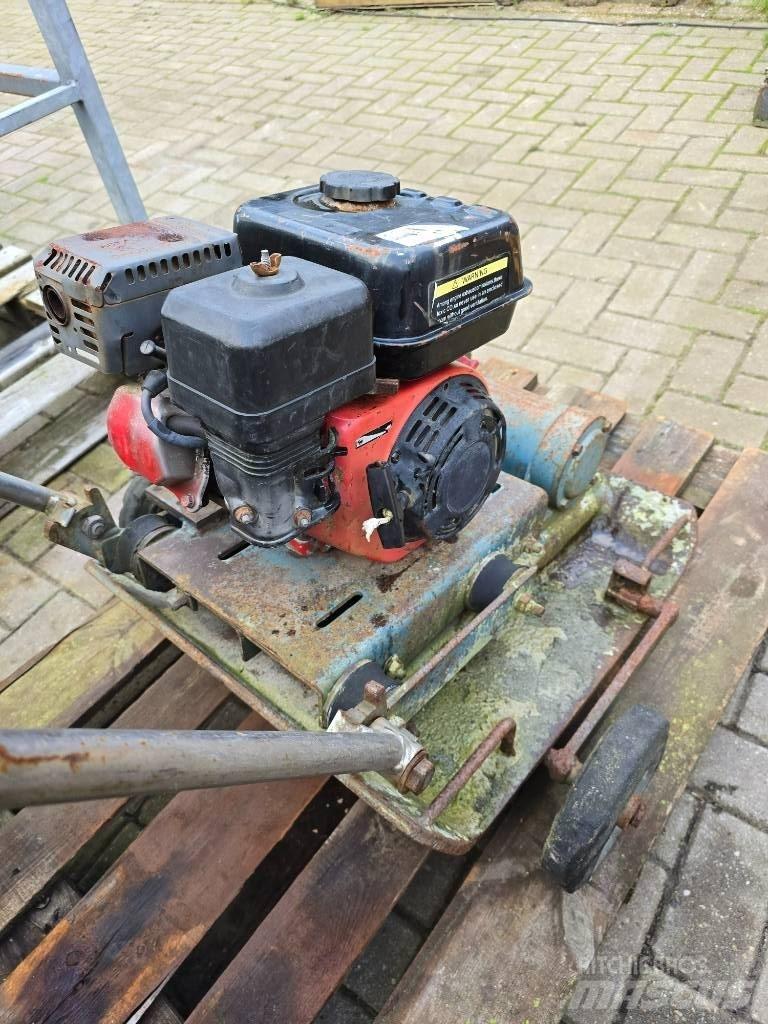  Errut 2 ton Plate Compactors