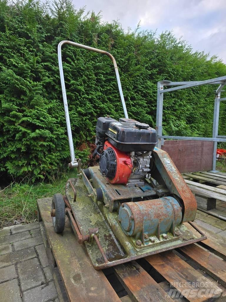  Errut 2 ton Plate Compactors