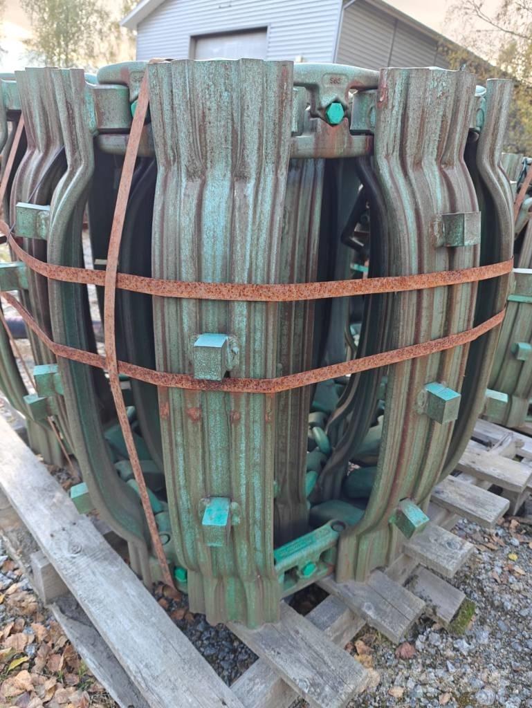 Clark TXSG Tracks, chains and undercarriage