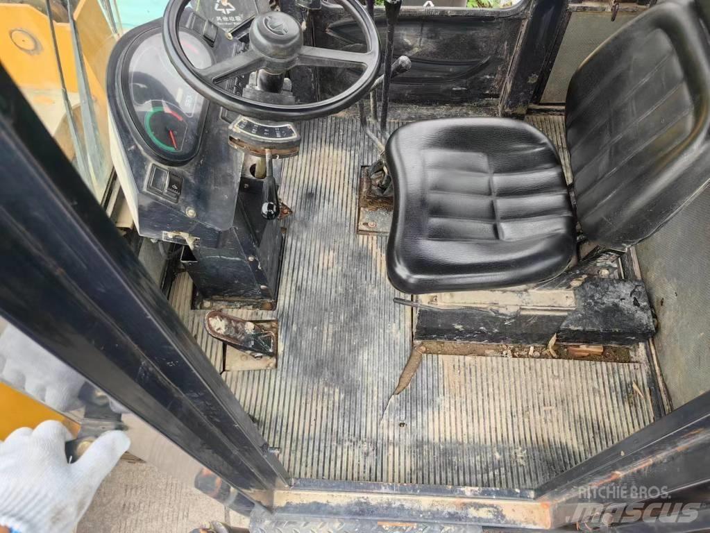 SEM 632D Wheel Loaders