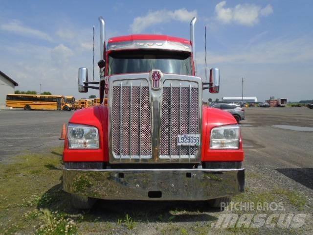 Kenworth W 990 Conventional Trucks / Tractor Trucks
