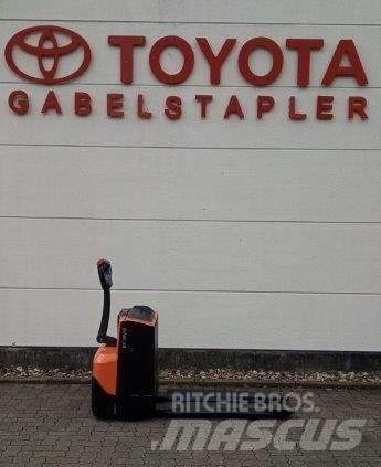 Toyota LWE 200 Low lifter