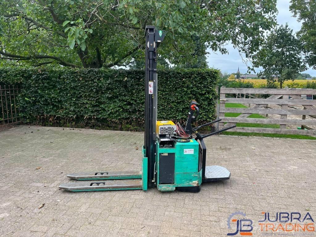 Mitsubishi SB12V Low lifter with platform
