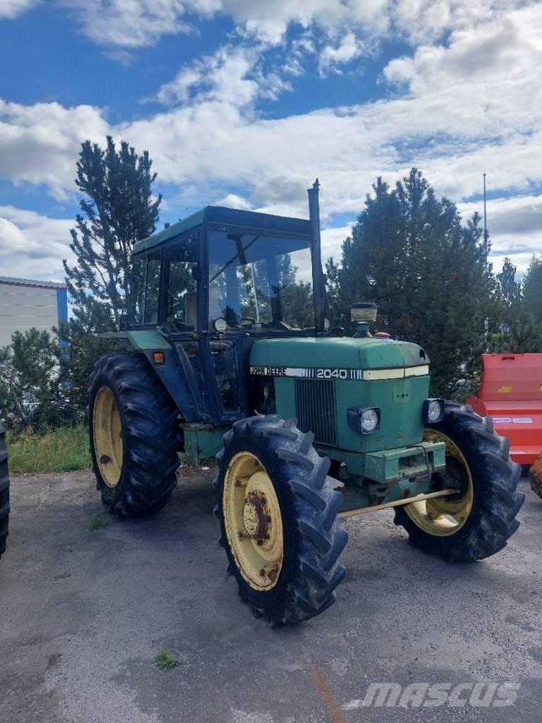 John Deere 2040 Tractors