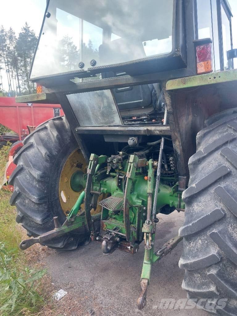 John Deere 2040 Tractors