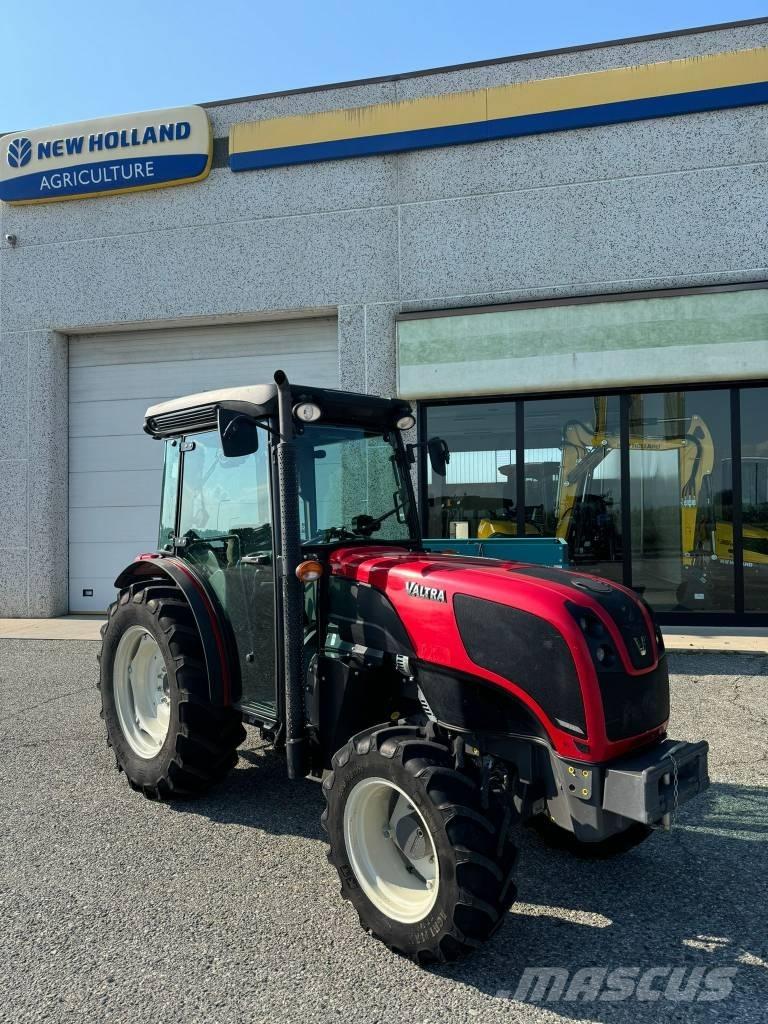 Valtra F95 Tractors