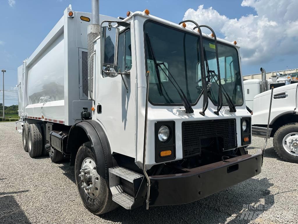 Mack MR Garbage Trucks / Recycling Trucks