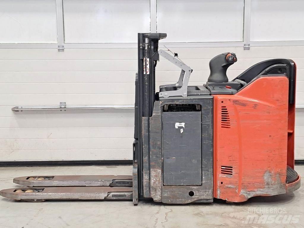 Linde L12LHPSP Pedestrian stacker