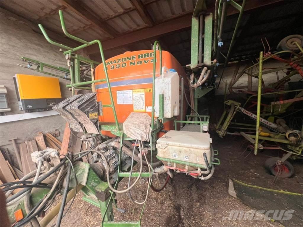 Amazone S330 Nova Trailed sprayers