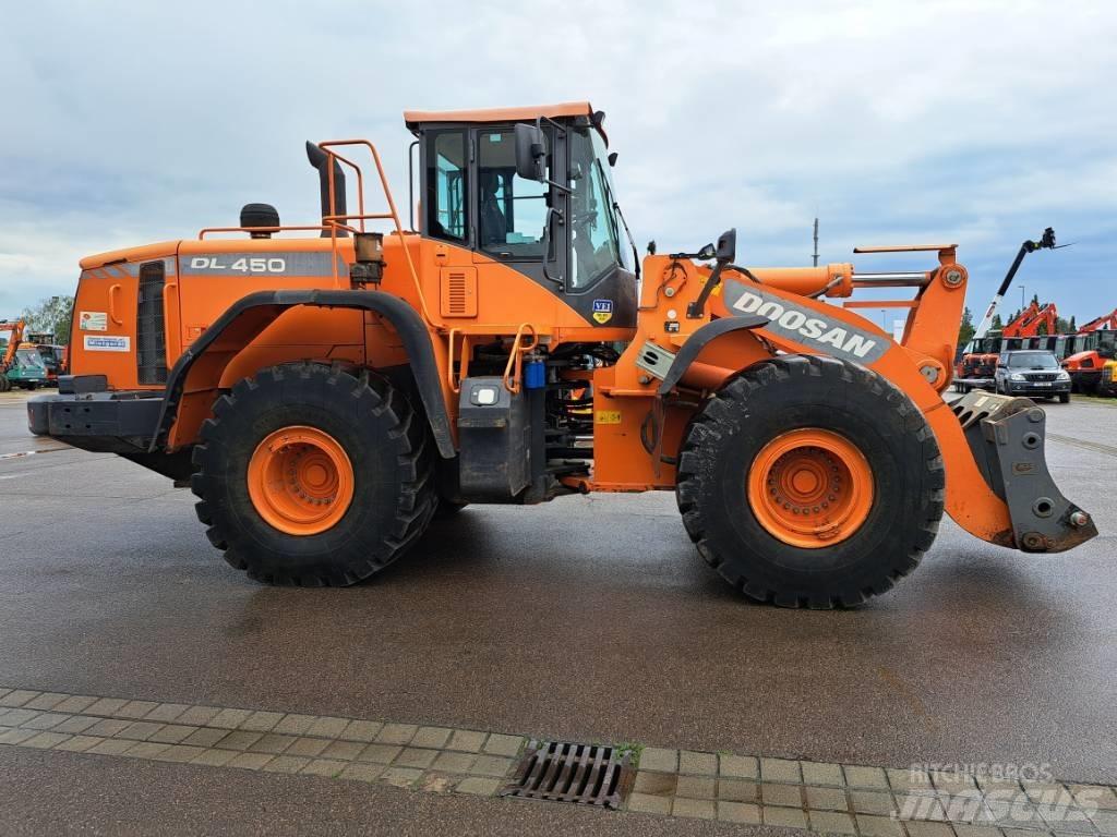 Doosan DL 450-3 Wheel Loaders