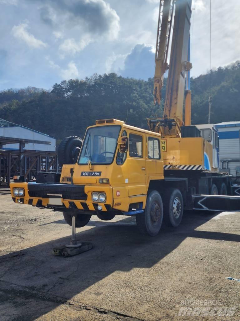 Samsung SC 50 H-2 Mobile and all terrain cranes