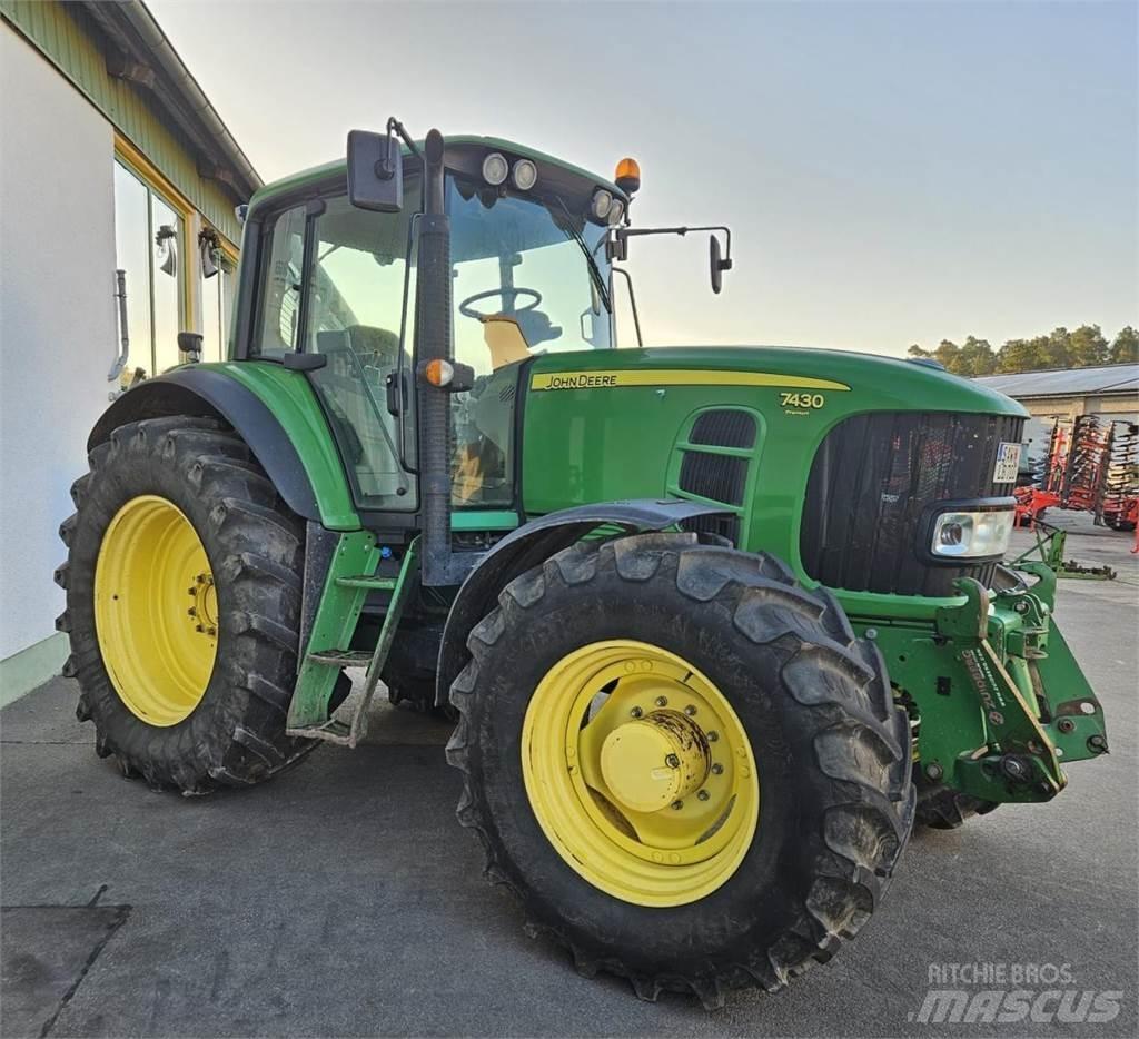 John Deere 7430 Tractors