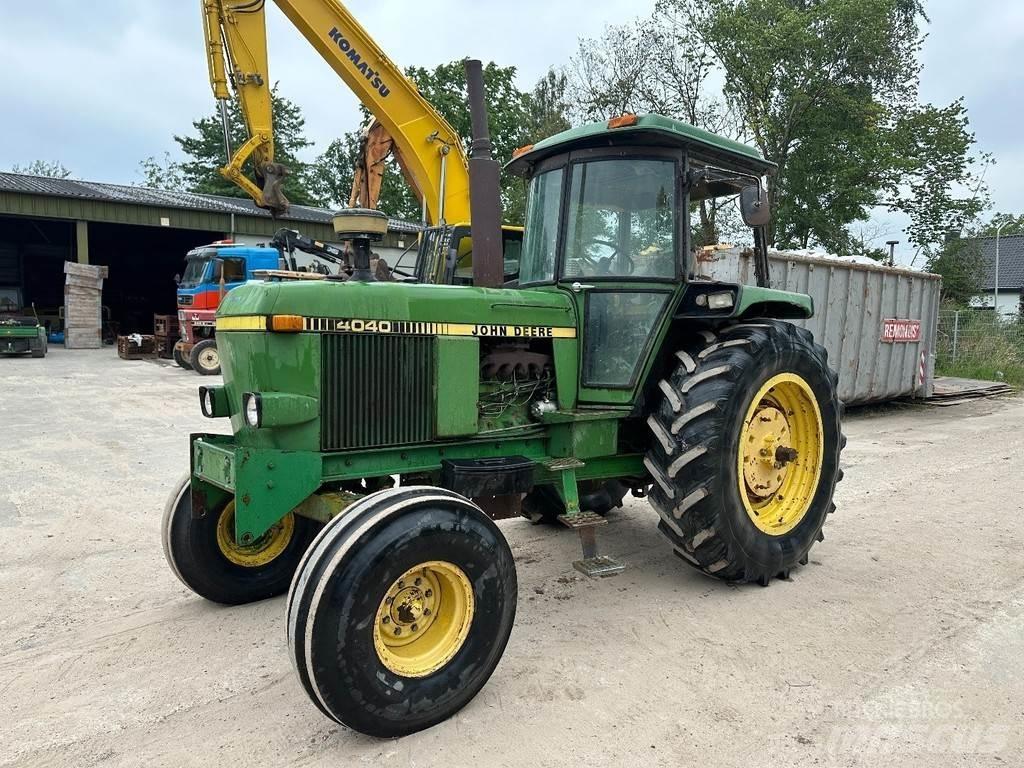 John Deere 4040 Tractors