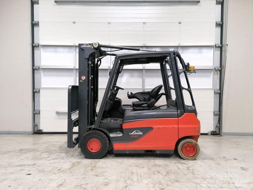 Linde E30L-01 Electric Forklifts