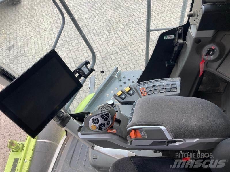 CLAAS LEXION 6600 Combine Harvesters
