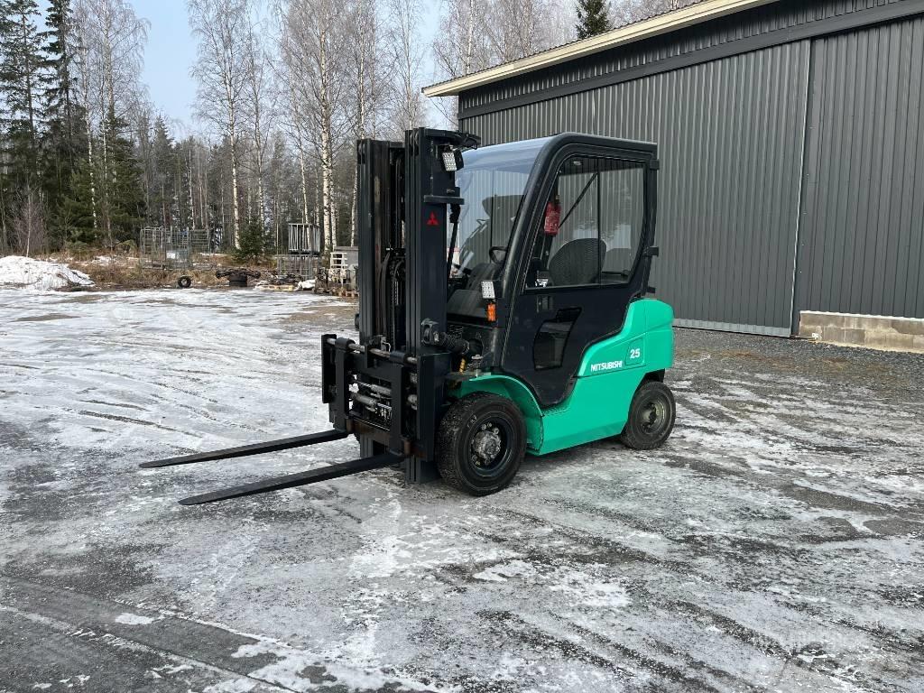 Mitsubishi FD25NT Diesel Forklifts