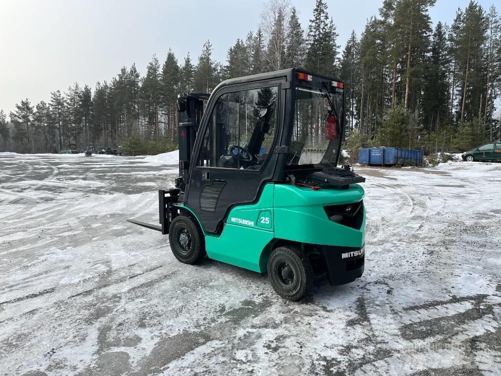 Mitsubishi FD25NT Diesel Forklifts