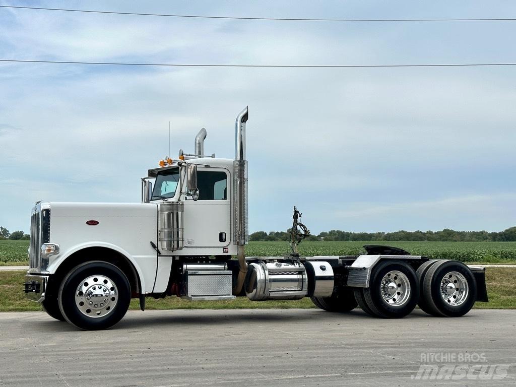 Peterbilt 389 Conventional Trucks / Tractor Trucks