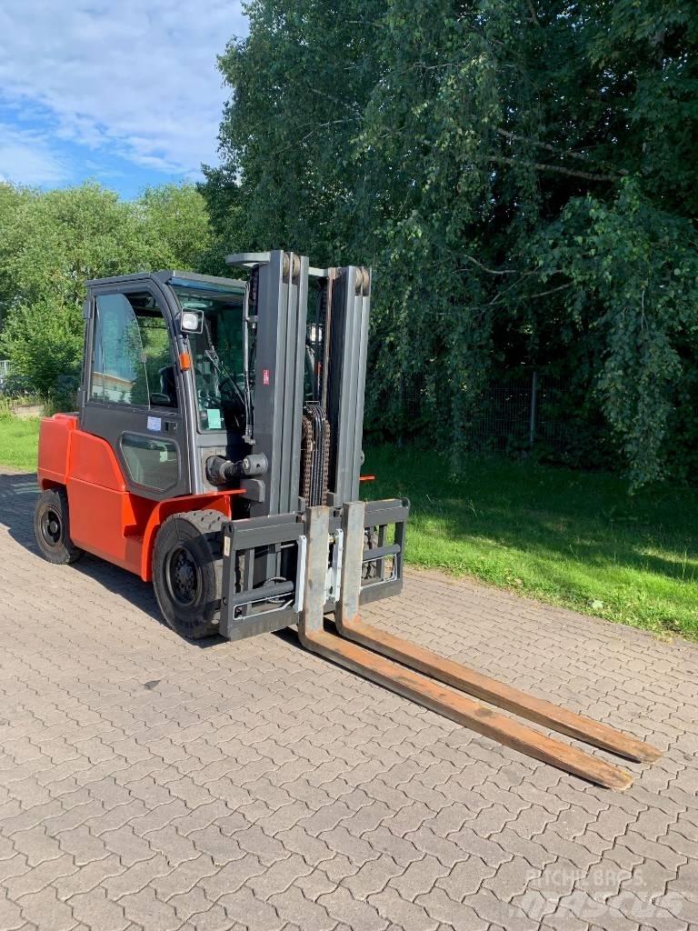 Nissan WG1F4F50Y Diesel Forklifts