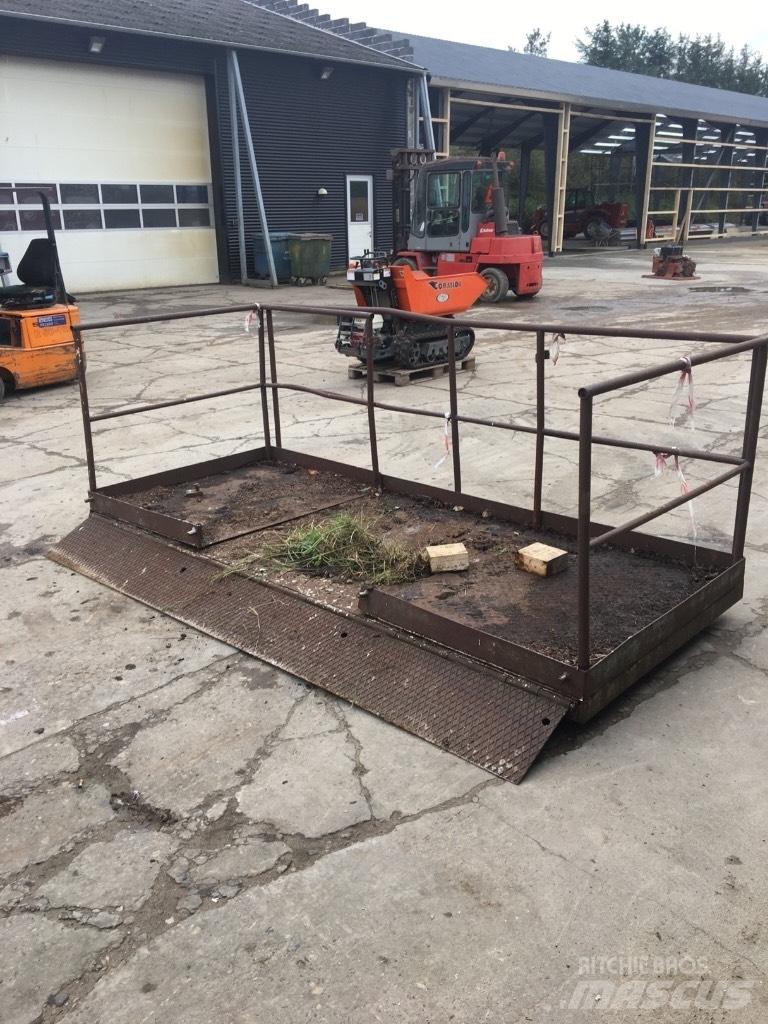  Andet Materialekurv Other