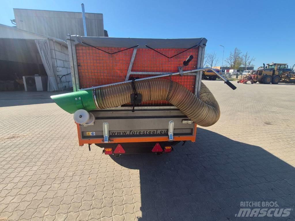 Foresteel F2200 Compact tractor attachments