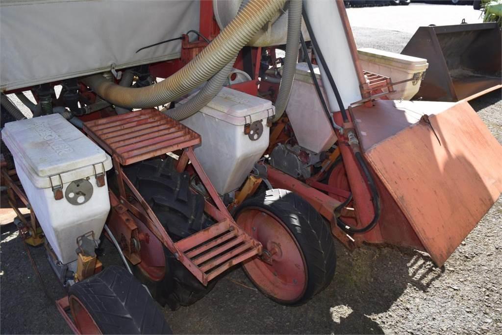 Becker P8Z Precision Sowing Machines