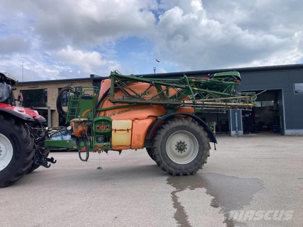 Amazone UX 5200 , 24 M Trailed sprayers