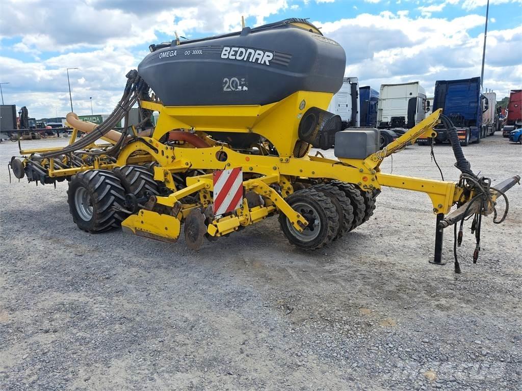 Bednar Omega 3000 Mowers