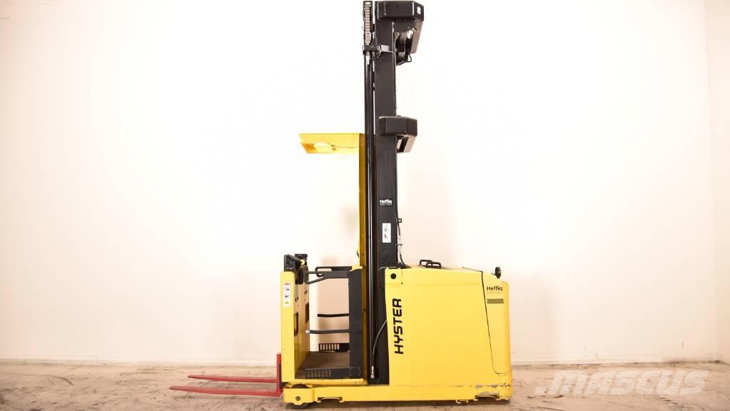 Hyster K1.0H Medium lift order picker